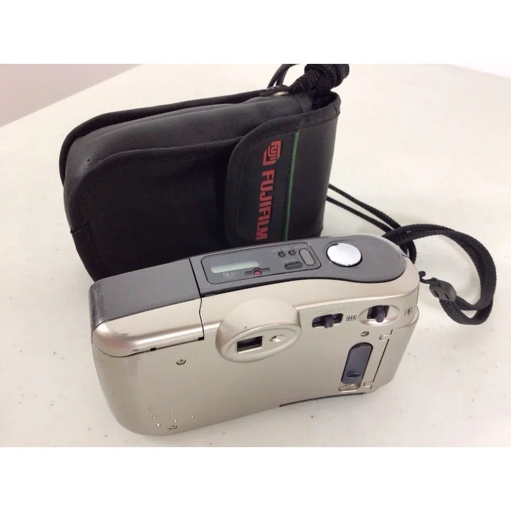 Fujifilm Nexia 320 ixZ 35mm Film Camera Case Included Tested